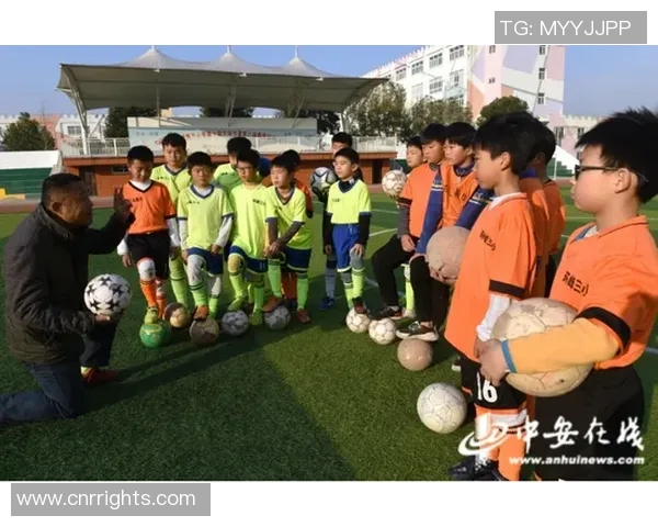 足球巨星卡通形象大集合呈现球场传奇瞬间展现荣耀与激情